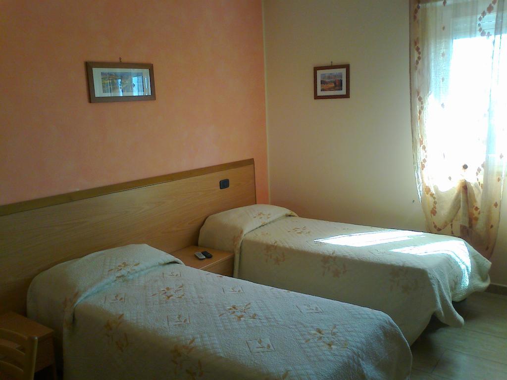 Life Hotel Ariano Irpino Camera foto