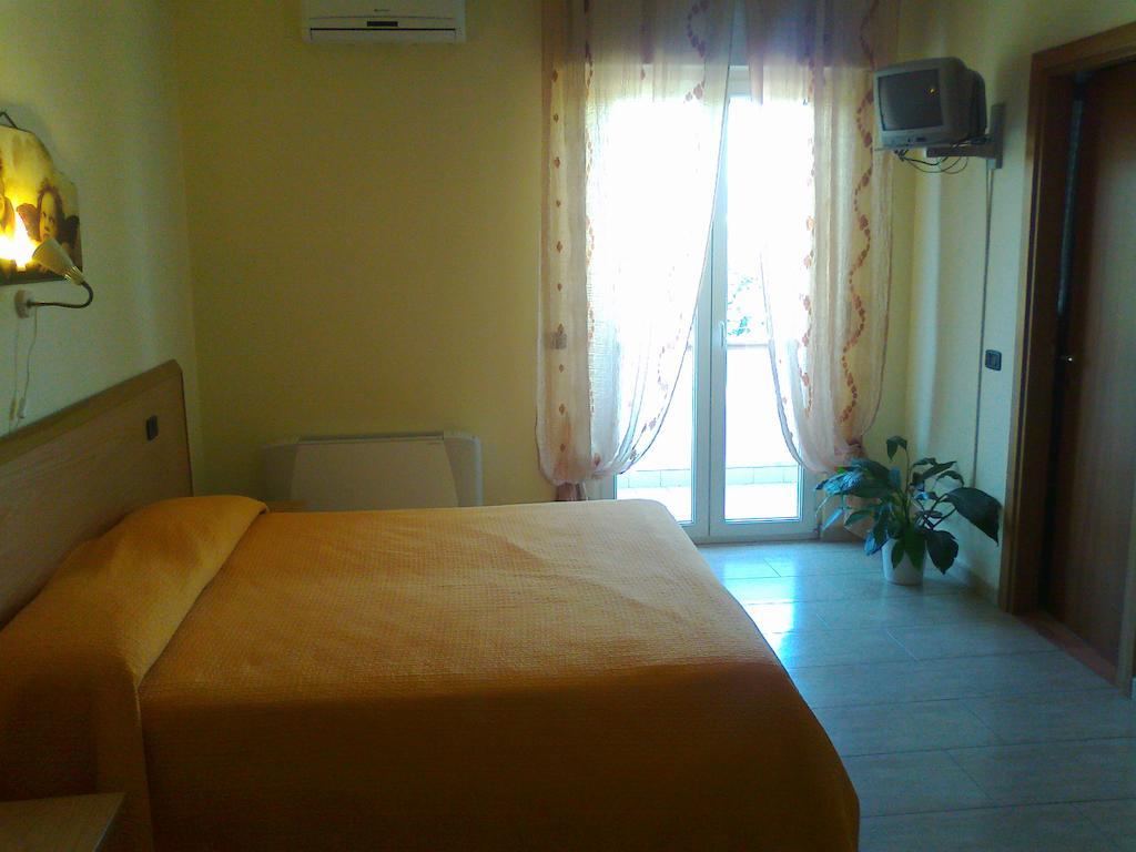 Life Hotel Ariano Irpino Camera foto