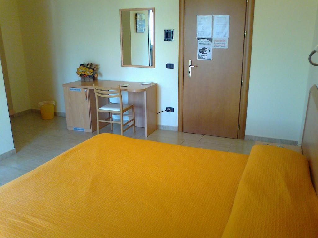 Life Hotel Ariano Irpino Camera foto
